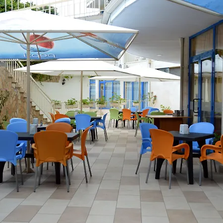 호텔 Aquamarine 4*