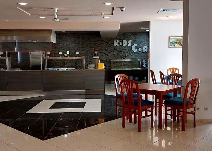 호텔 Aquamarine 4*